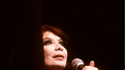 VOICI - Juliette Gréco ruinée à la fin de sa vie : sa petite-fille se confie sur ses difficultés financières (2)