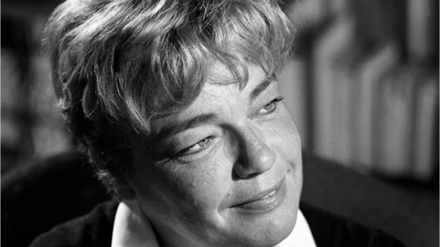 VOICI - Simone Signoret la cocue la plus célèbre du monde : Benjamin Castaldi revient sur la tromperie de son grand-père, Yves Montand