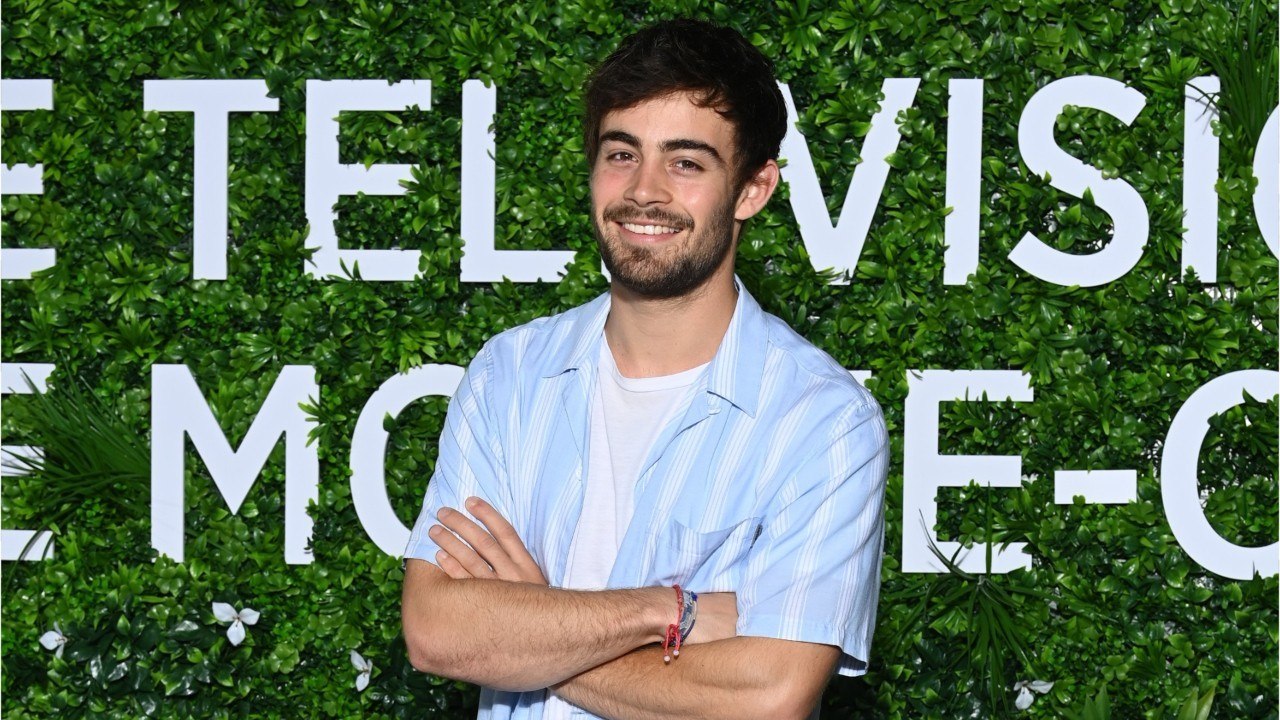 VOICI : Clément Rémiens fête l'anniversaire de son papy Georges, un détail surprend les internautes