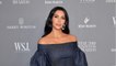 VOICI : Kim Kardashian au Met Gala : sa tenue très particulière fait mourir de rire les internautes