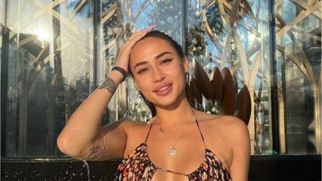 VOICI : Astrid Nelsia en lingerie rouge, elle étourdit ses admirateurs avec son corps parfait