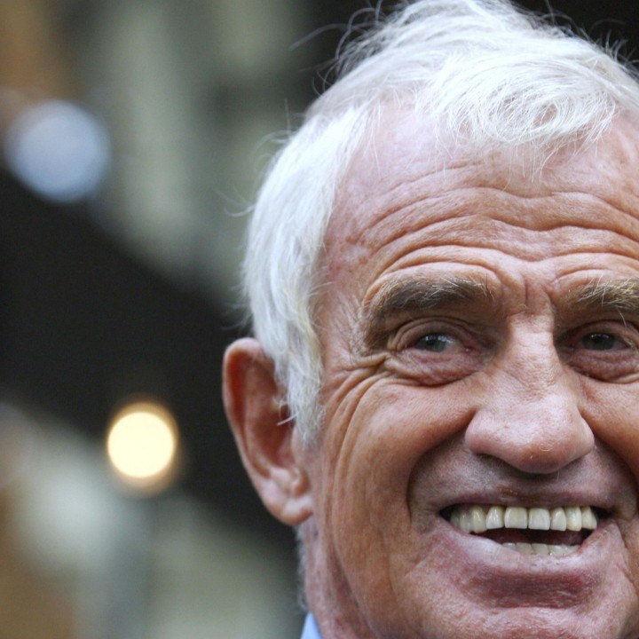 VOICI social - « Il devenait faible, très faible " : l’avocat de Jean-Paul Belmondo évoque ses derniers jours (1)