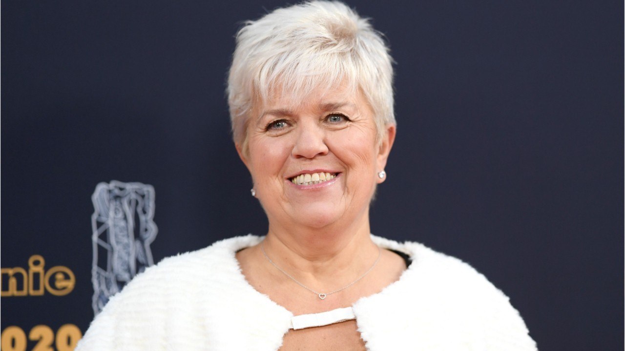 Voici - Mimie Mathy se confie sur sa peur d'avoir des enfants "comme elle"