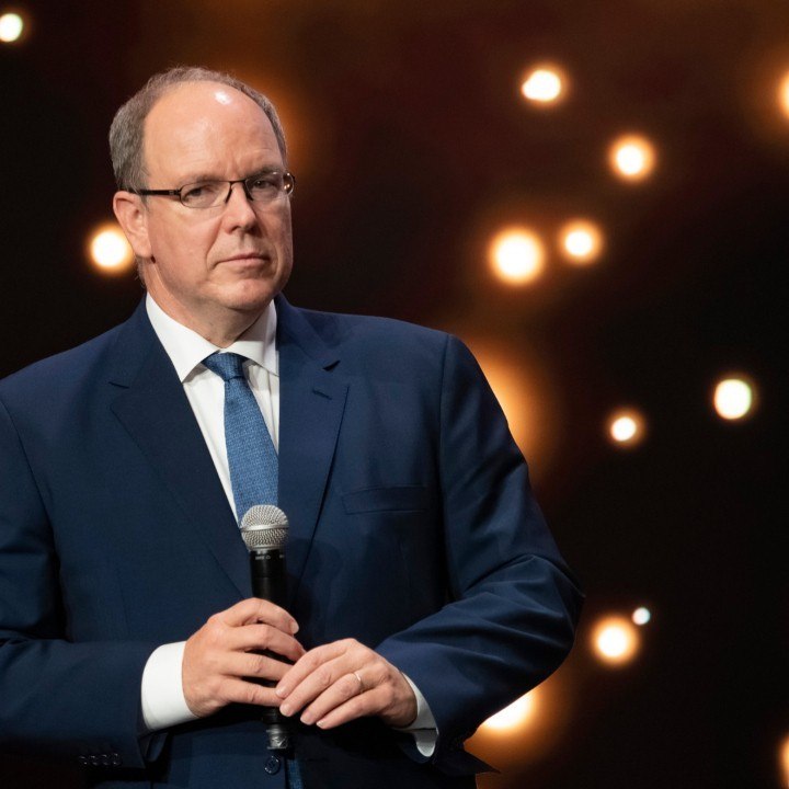 VOICI social - « C'est un peu compliqué " : Albert II très cash sur l'absence de Charlène de Monaco (1)