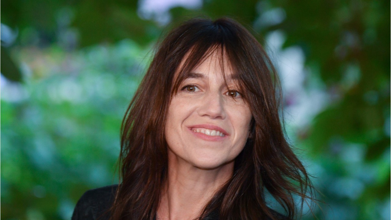 VOICI : "On se côtoyait pas mal" : Charlotte Gainsbourg évoque son lien méconnu avec Johnny Depp