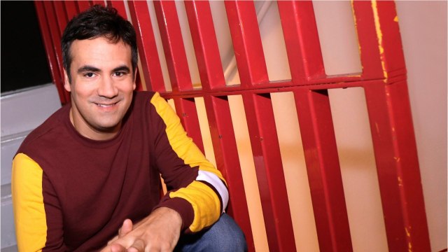 VOICI : Alex Goude « interdit bancaire deux fois : l'humoriste fait des révélations sur ses galères financières