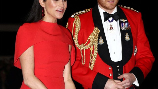 VOICI - Meghan Markle et le prince Harry ne sont officiellement plus membres actifs de la famille royale