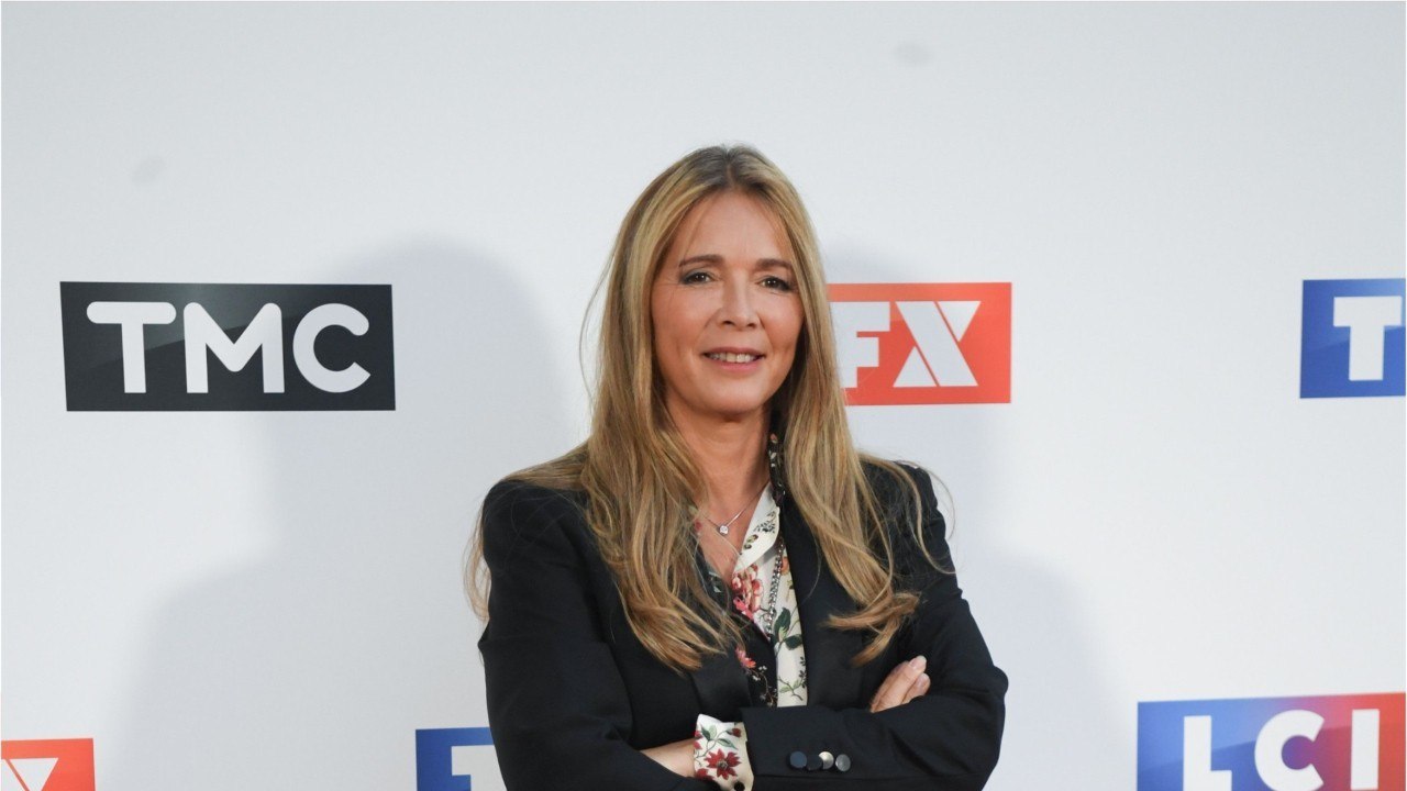 VOICI : Hélène Rollès : l’étonnante raison pour laquelle ses enfants ont tourné dans Les Mystères de l’amour