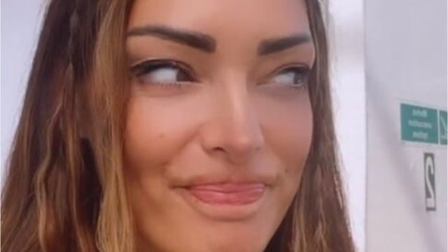 VOICI - PHOTO Emilie Nef Naf en pleine polémique : la communication de sa marque ulcère les internautes (1)