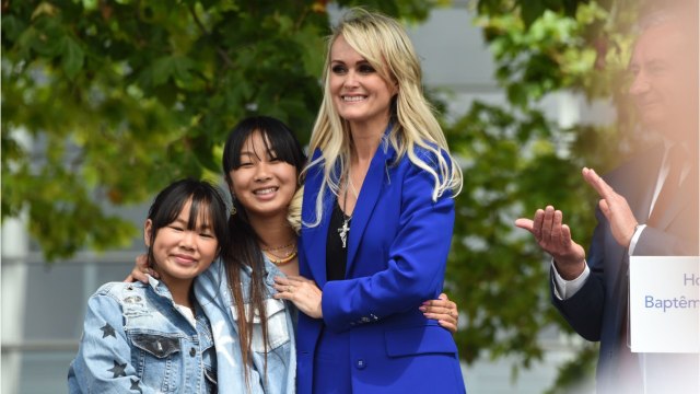 VOICI Laeticia Hallyday : Pourquoi Elle a Trahi Les Dernières Volontés De Johnny Hallyday (1)