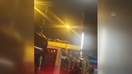 Küçükçekmece'de arızalanan metrobüs nedeniyle seferler aksadı