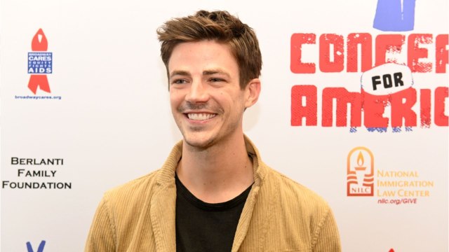 VOICI : Grant Justin (The Flash) papa pour la première fois : sa compagne fait fondre la Toile avec un cliché de leur bébé