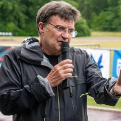 VOICI : SOCIAL JO de Tokyo 2021 : Patrick Montel "les larmes aux yeux" en découvrant le soutien d’un célèbre chanteur