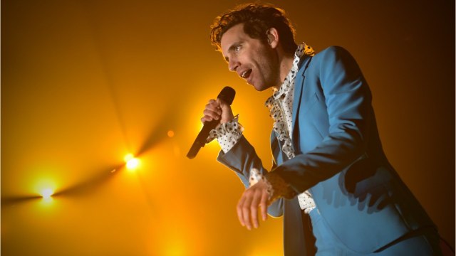 VOICI Mika bouleversé : sa maman, atteinte d’une tumeur au cerveau, a contracté le coronavirus