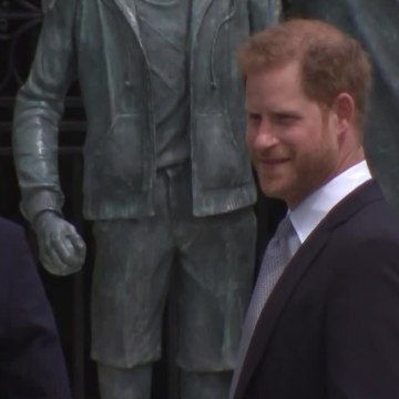 VOICI social - Le prince Harry « jeté hors du palais par William à cause de Meghan Markle ? Ce qu'il faut savoir de leur plus grosse dispute (1)