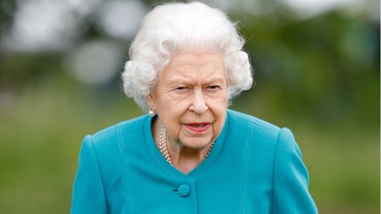 VOICI : Elizabeth II : un employé testé positif à la Covid-19 à Balmoral, elle prend une décision inattendue