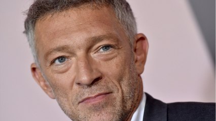 VOICI : Vincent Cassel : sa mère Sabine a fait une chute en vacances et dévoile sa blessure (1)
