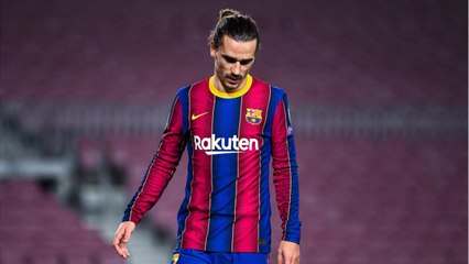 Voici - Antoine Griezmann excédé, il insulte son coéquipier Gérard Piqué pendant Barcelone - PSG