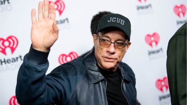 VOICI : Jean-Claude Van Damme miraculé : ce jour où il a frôlé la décapitation sur un film avec Chuck Norris