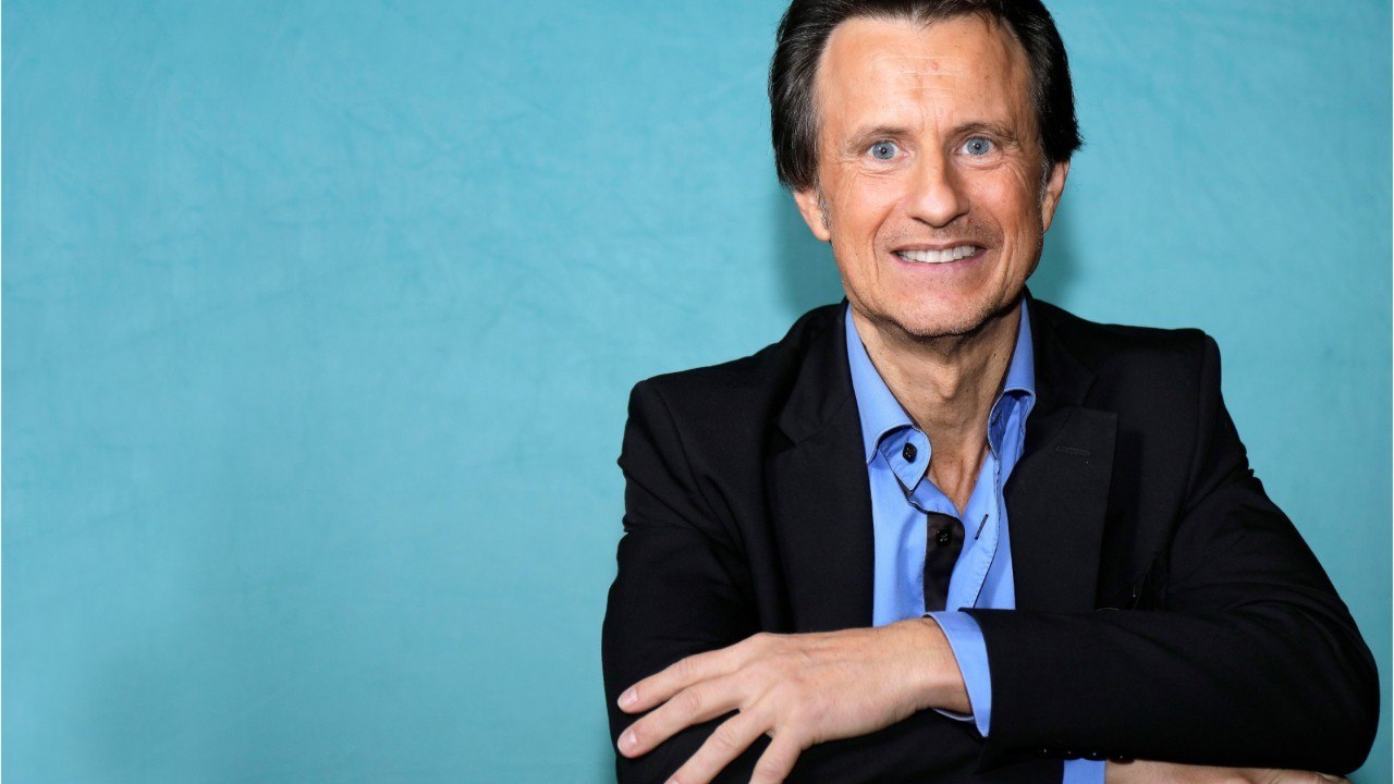 Voici - Vincent Perrot a 56 ans : que devient l’animateur ?