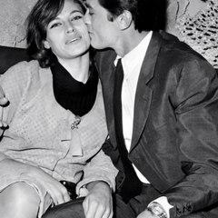 VOICI - SOCIAL  Obsèques de Nathalie Delon : pourquoi Alain Delon était absent