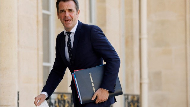 VOICI - Olivier Véran évoque la flambée épidémique : ses propos inquiétants sur la quatrième vague