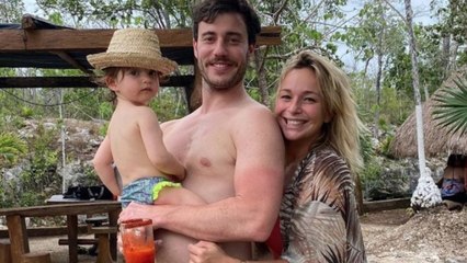VOICI : Cindy (Koh-Lanta) annonce être enceinte de son deuxième enfant : premier cliché de son ventre arrondi