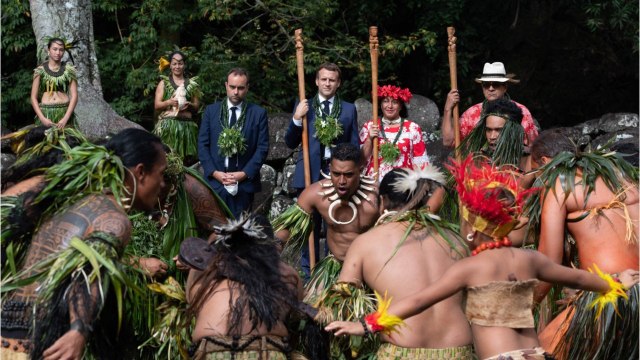 VOICI - Emmanuel Macron en Polynésie : cet étonnant surnom local qu'on lui a attribué