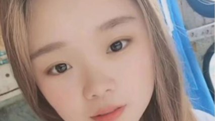 VOICI : Mort de Xiao Qiumei à 23 ans : la star de TikTok est décédée après avoir chuté d'une grue