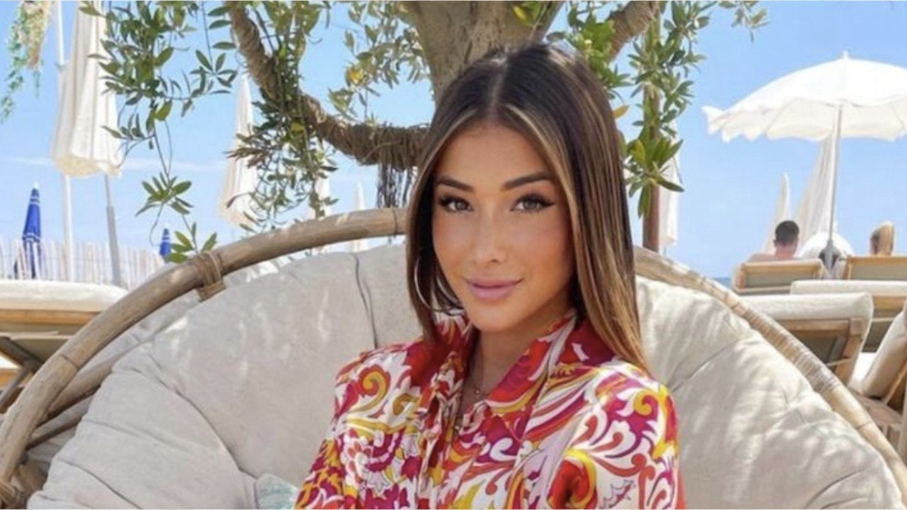 VOICI Familles nombreuses : accusés d’abuser de leur notoriété pour se faire payer des repas, les Blois répliquent