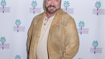 Voici - Mort de l'acteur John Callahan à 66 ans : sa protégée Sarah Michelle Gellar lui rend hommage