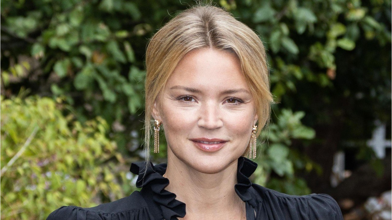 VOICI : Virginie Efira dans Benedetta : comment elle a géré les scènes de sexe dans le film