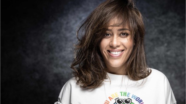 VOICI - Amel Bent : la chanteuse révèle son impressionnante perte de poids pendant le confinement