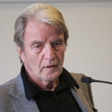 VOICI SOCIAL- Olivier Duhamel accusé d'inceste : cette pétition « pro-pédophilie signée par Bernard Kouchner (1)