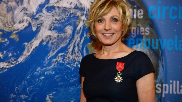 VOICI : Evelyne Dhéliat reconnue malgré son masque : ce détail qui a trahi l'animatrice météo de TF1