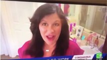 VOICI - Une journaliste américaine filme accidentellement son mari nu pendant un de ses reportages