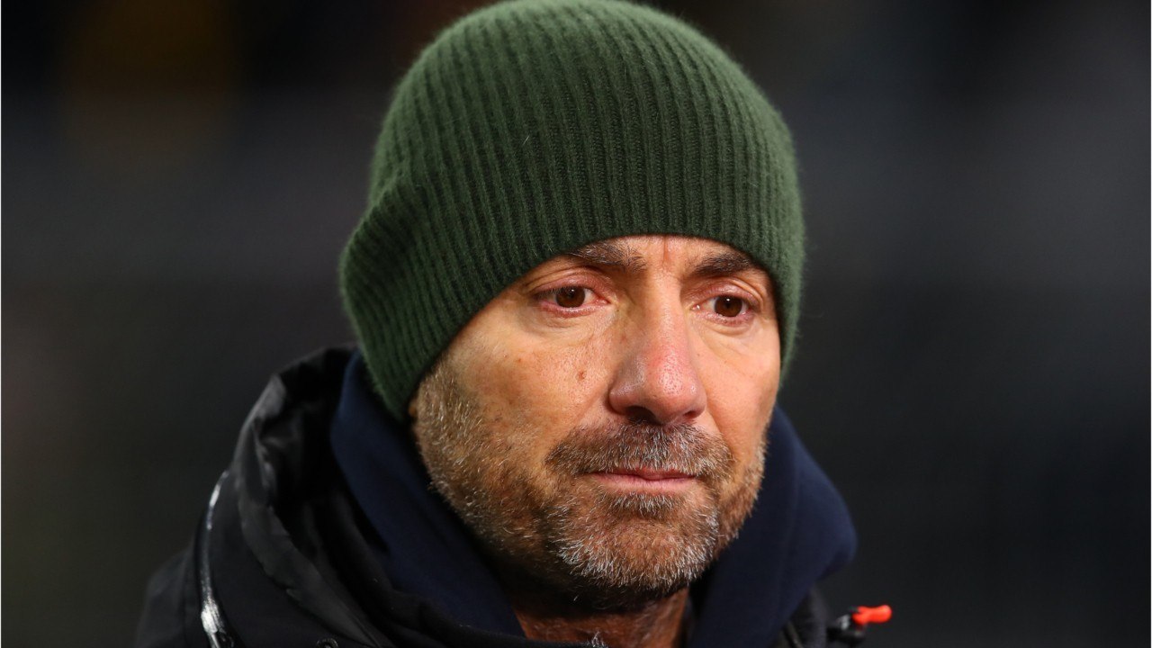 Voici - Christophe Dugarry : pour sa dernière émission sur RMC, sa mère lui fait une belle surprise