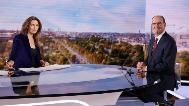 VOICI - Anne-Claire Coudray : pourquoi la journaliste de TF1 a suivi une thérapie