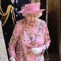 VOICI :SOCIAL Elizabeth II : pourquoi la reine ne se rendra pas avec William et Harry à l'hommage rendu à Diana ?