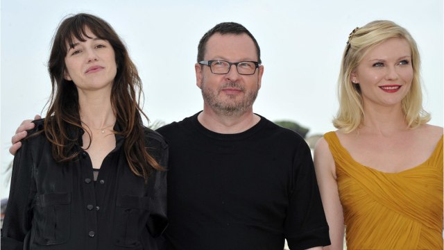 VOICI - « Lars est tordu : Charlotte Gainsbourg revient sur les nombreuses scènes dénudées qu'elle a tournées avec Lars Von Trier