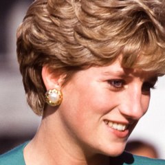 Video herunterladen: VOICI  social : Lady Diana : pourquoi la mère des princes William et Harry était-elle à Paris le jour de sa mort ?