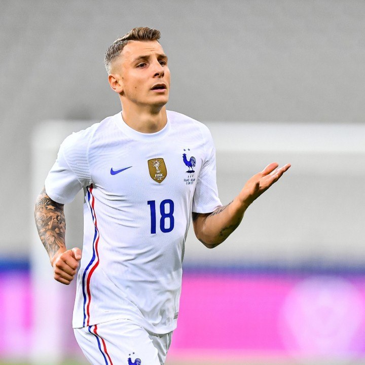 VOICI : SOCIAL Lucas Digne : pourquoi il ne veut pas que sa femme et ses enfants assistent aux matchs de l'Euro 2021