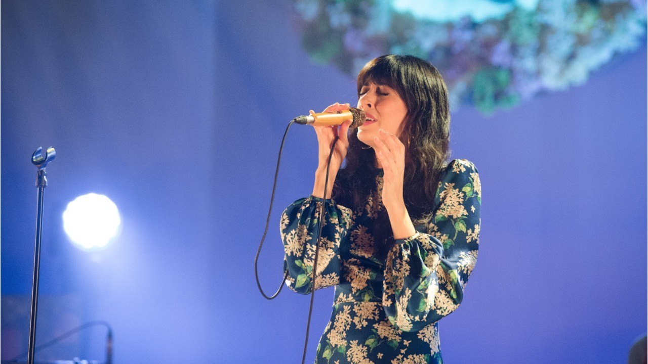 Voici - Nolwenn Leroy : pourquoi elle a pleuré sur le tournage du prime anniversaire de la Star Academy