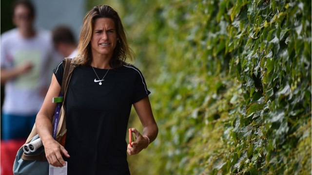 VOICI : Amélie Mauresmo maman gaga : une rare vidéo de ses enfants dévoilée