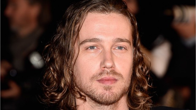 VOICI : Julien Doré ému : une célèbre actrice de télévision dont il était « très amoureux lui a fait une belle déclaration (1)