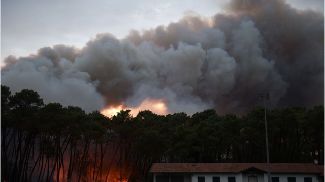 VOICI Amélie Mauresmo : témoin de l'incendie de la forêt de Chiberta, elle publie un cliché terrifiant !
