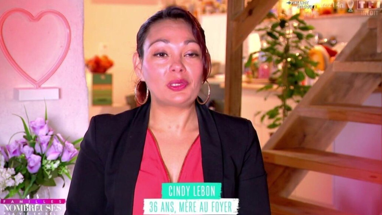 VOICI - PHOTO Familles nombreuses, la vie en XXL : mère célibataire, Cindy Lebon adresse un message déchirant à ses sept enfants