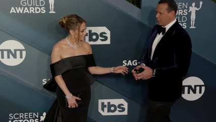VOICI - Jennifer Lopez : Alex Rodriguez de sortie avec une ex de Ben Affleck, les internautes se moquent