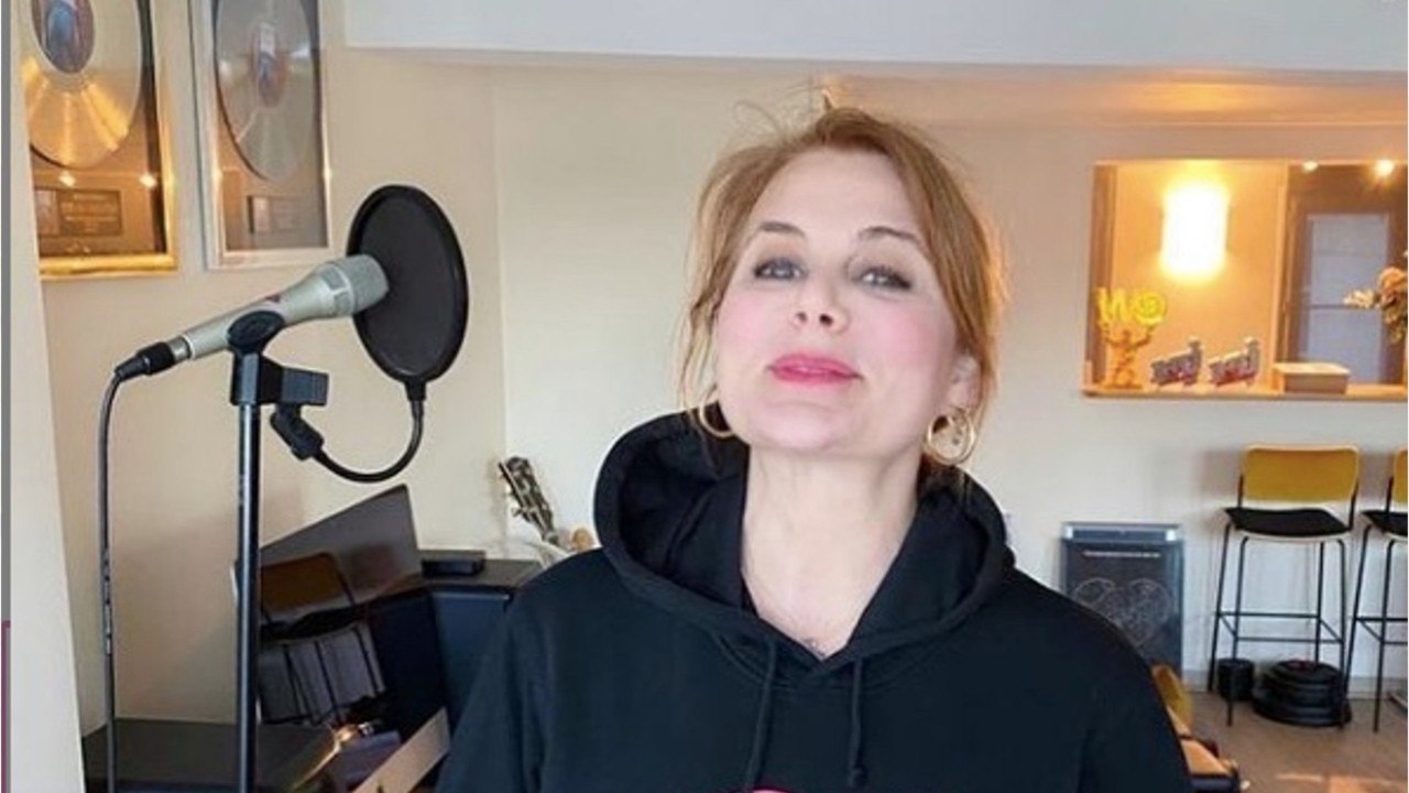 VOICI - PHOTO Ariane Séguillon rend un vibrant hommage à son frère, trois ans après sa mort