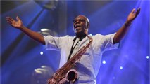 VOICI - Mort de Manu Dibango : le saxophoniste et chanteur emporté par le coronavirus à 86 ans